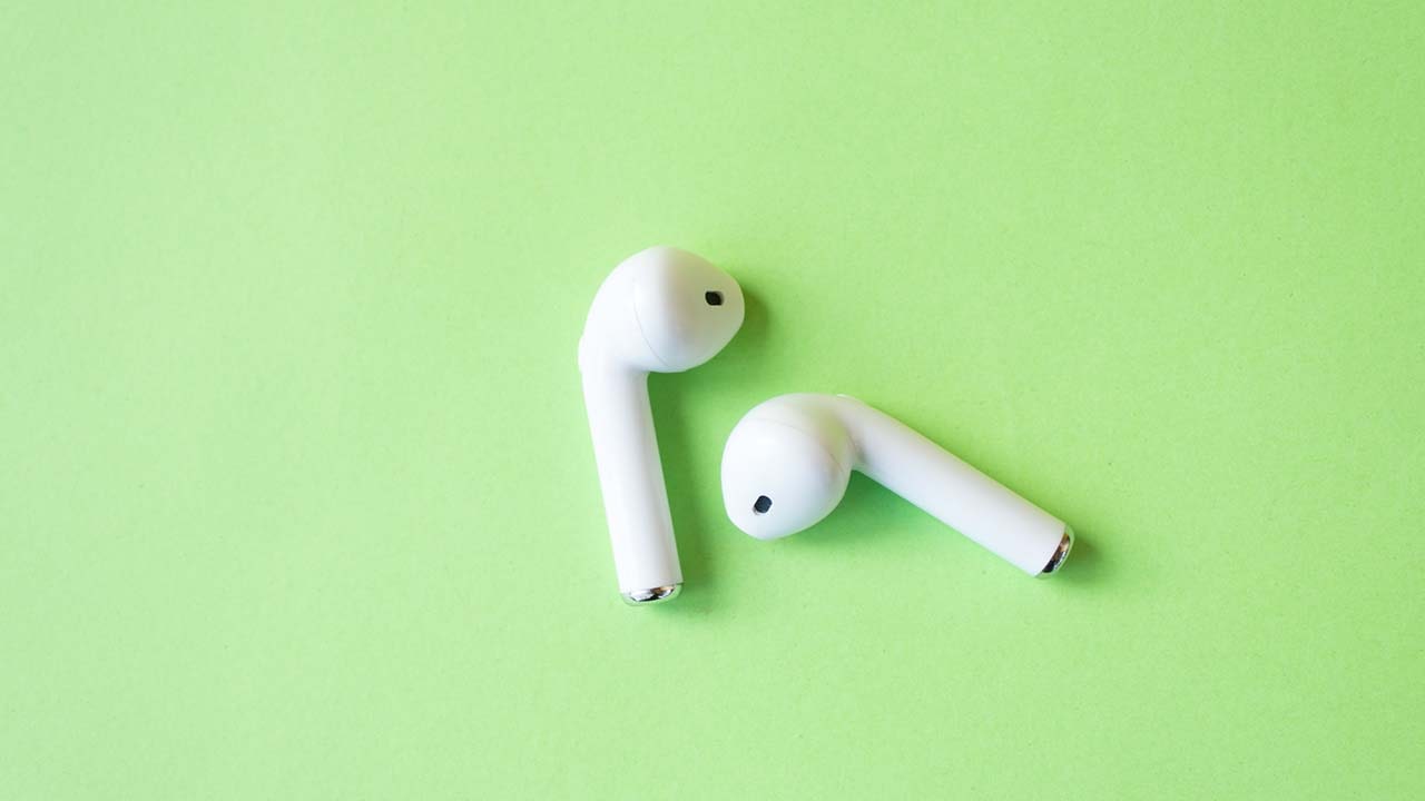 イヤホンの日(1月8日)|意味や由来・広報PRに活用するポイントと事例を紹介