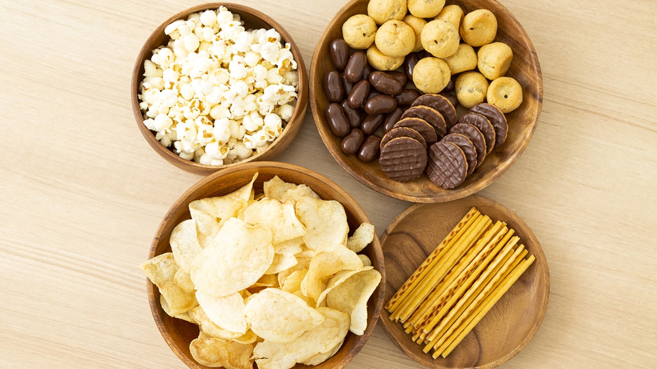 スナックの日(6月21日)|意味や由来・広報PRに活用するポイントや事例を紹介