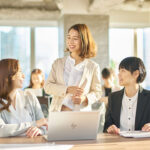 OJTとは?目的やメリット、やり方、導入時のポイントや注意点を解説